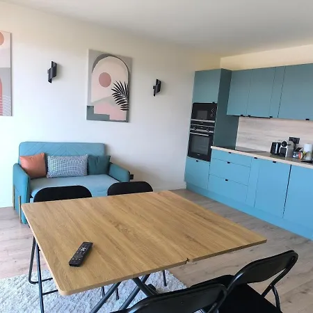 Apartament 3-room Air-conditioned Terrace, Sea View *